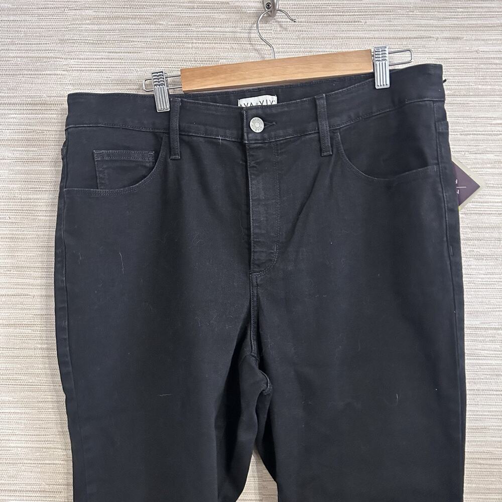 Ava & Viv High Rise Flare Jeans women's size 26 NWT Black - Picture 2 of 8